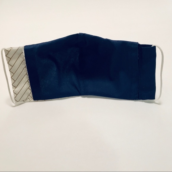 ☘️Notre Dame Men’s Women’s Child Reversible Mask - Picture 4 of 13